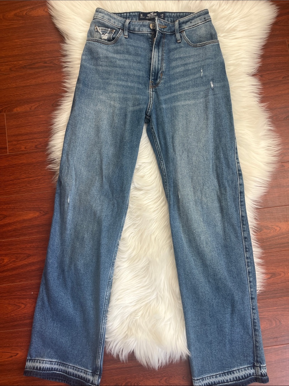 Hollister ultra high-Rise Women's Straight-Leg Dad Jeans in Faded Blue